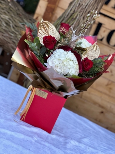 christmas-flower-bouquet-manchester-delivery-oldham