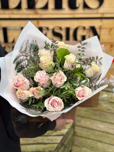 flower-bouquet-instagram-delivery-manchester-oldham-valentines day