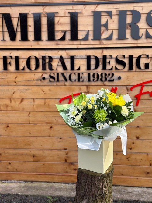 flower-bouquet-instagram-delivery-manchester-oldham-candles