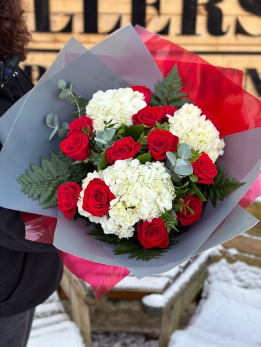 flower-bouquet-instagram-delivery-manchester-oldham-luxury-gift-present-valentinesday