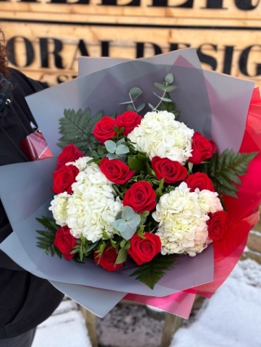 flower-bouquet-instagram-delivery-manchester-oldham-luxury-gift-present-valentinesday