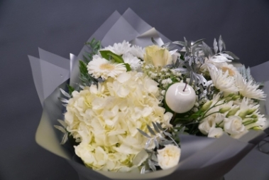 Millers Christmas Bouquet    WHITE