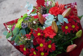 Millers Christmas Bouquet   RED