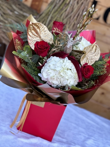 christmas-flower-bouquet-manchester-delivery-oldham