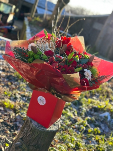 christmas-flower-bouquet-manchester-delivery-oldham