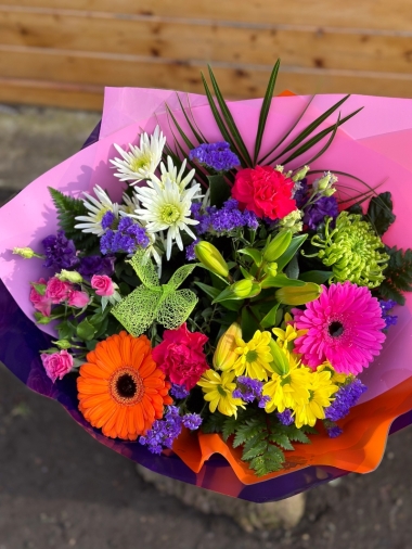 flower-bouquet-instagram-delivery-manchester-oldham-candles