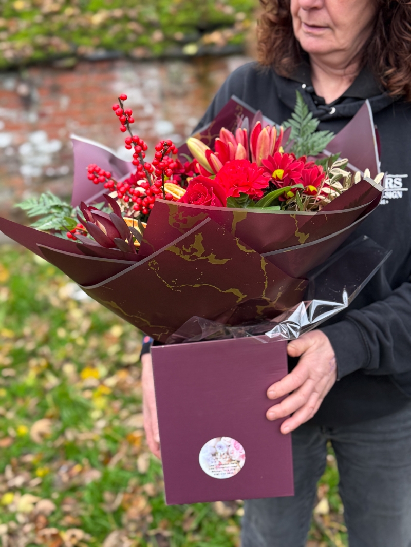 christmas-flower-bouquet-manchester-delivery-oldham
