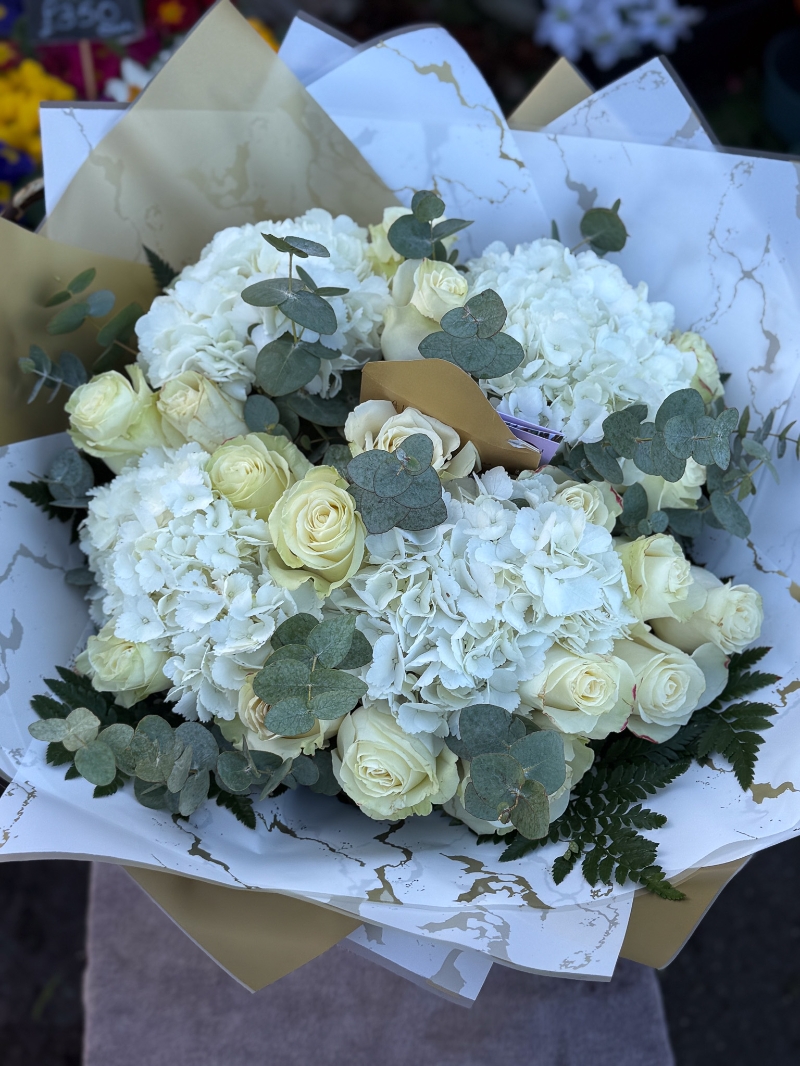 flower-bouquet-instagram-delivery-manchester-oldham-luxury-gift-present