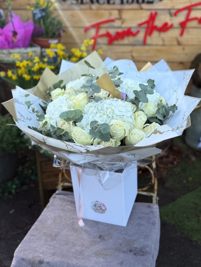 flower-bouquet-instagram-delivery-manchester-oldham-luxury-gift-present