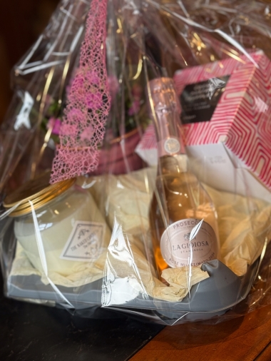 flower-bouquet-instagram-delivery-manchester-oldham-luxury-gift-present