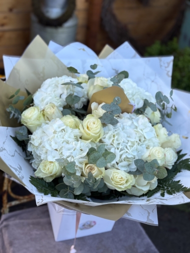 flower-bouquet-instagram-delivery-manchester-oldham-luxury-gift-present