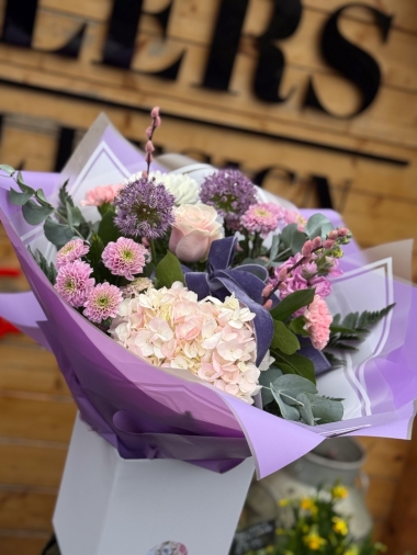 flower-bouquet-instagram-delivery-manchester-oldham-luxury-gift-present
